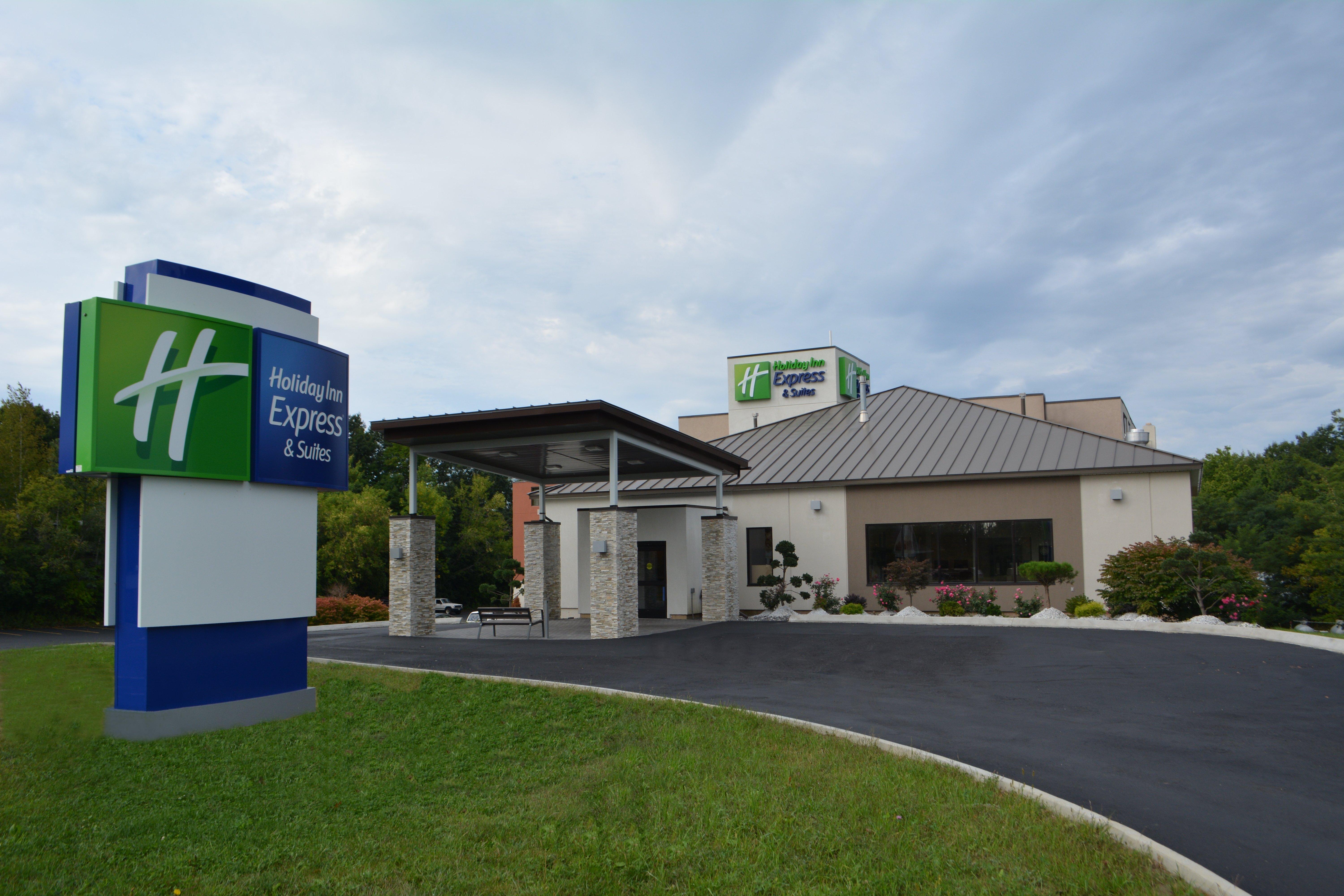 Holiday Inn Express & Suites Waterville - North By Ihg Esterno foto