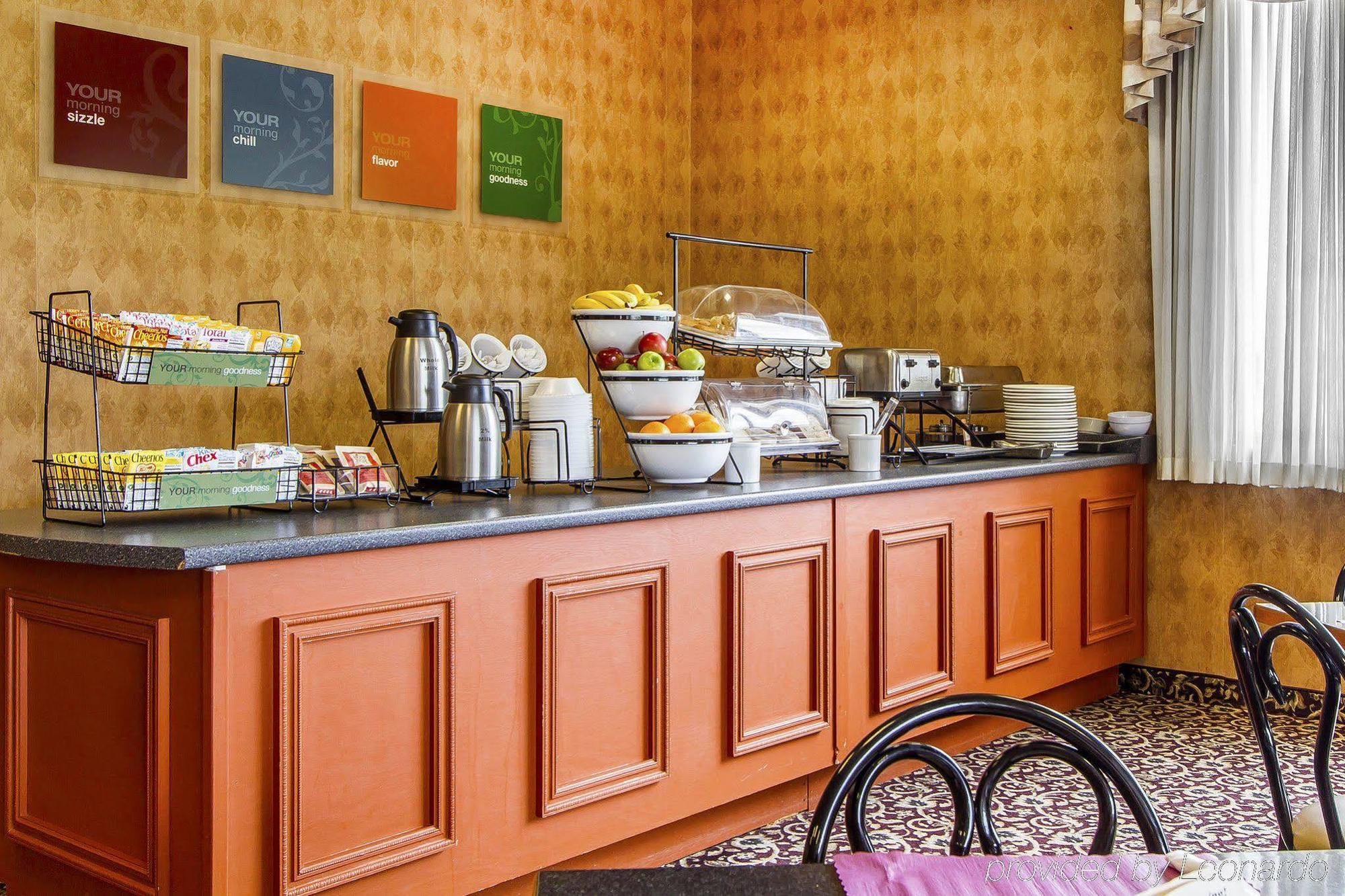 Holiday Inn Express & Suites Waterville - North By Ihg Esterno foto