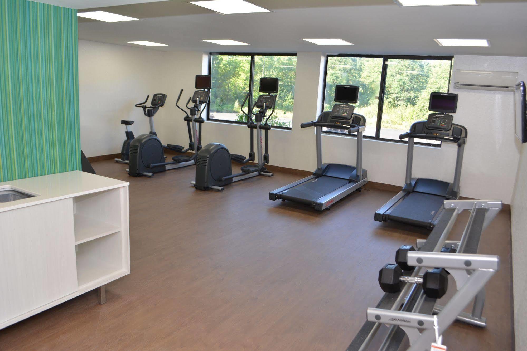 Holiday Inn Express & Suites Waterville - North By Ihg Esterno foto